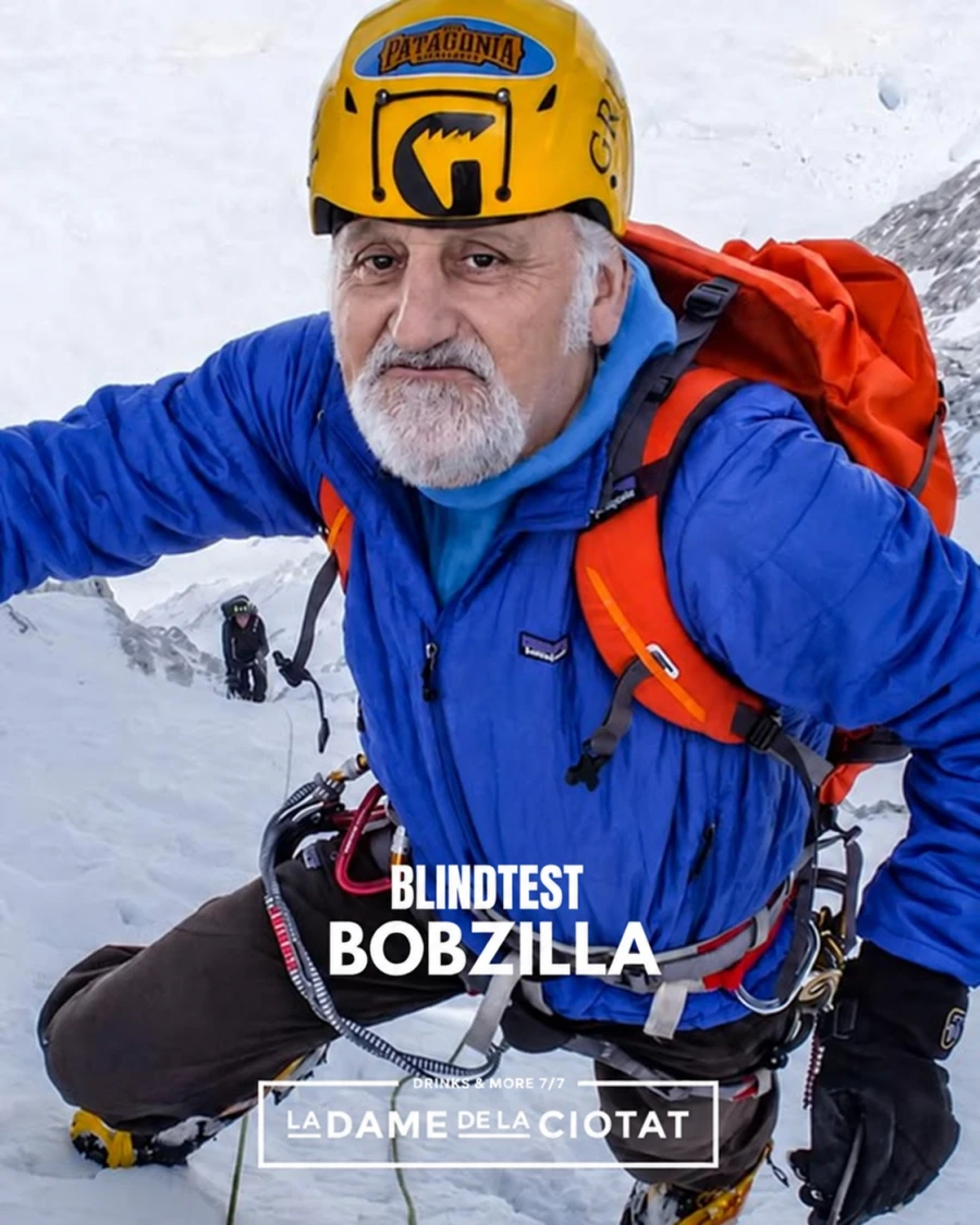 Affiche Blindtest Bobzilla en alpiniste, casque jaune et veste bleue, sans date